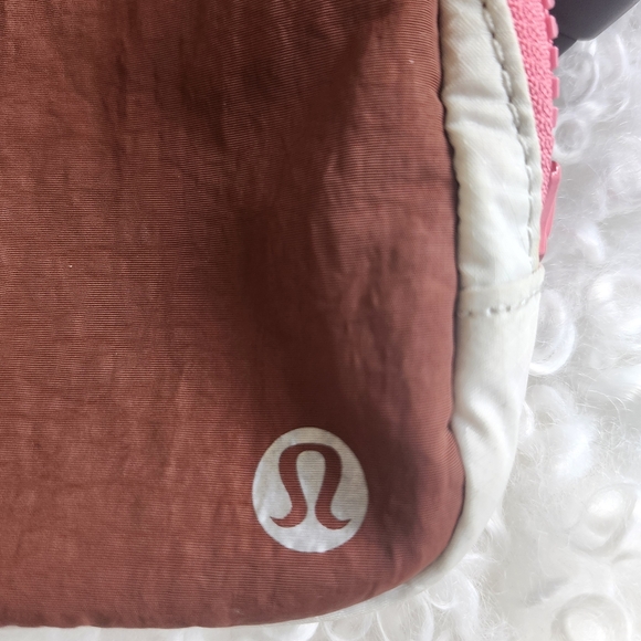 Lululemon Dark Terracota White Opal Preppy Everywhere  Belt Bag 1 L Casual - Picture 8 of 9